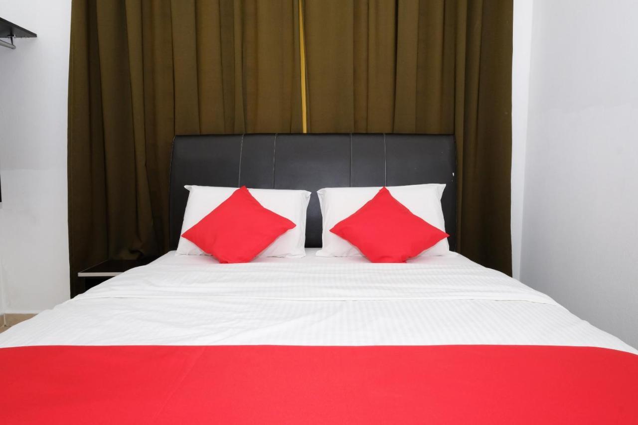 Oyo 905 Hotel De'Light Villa Кота-Бару Екстер'єр фото