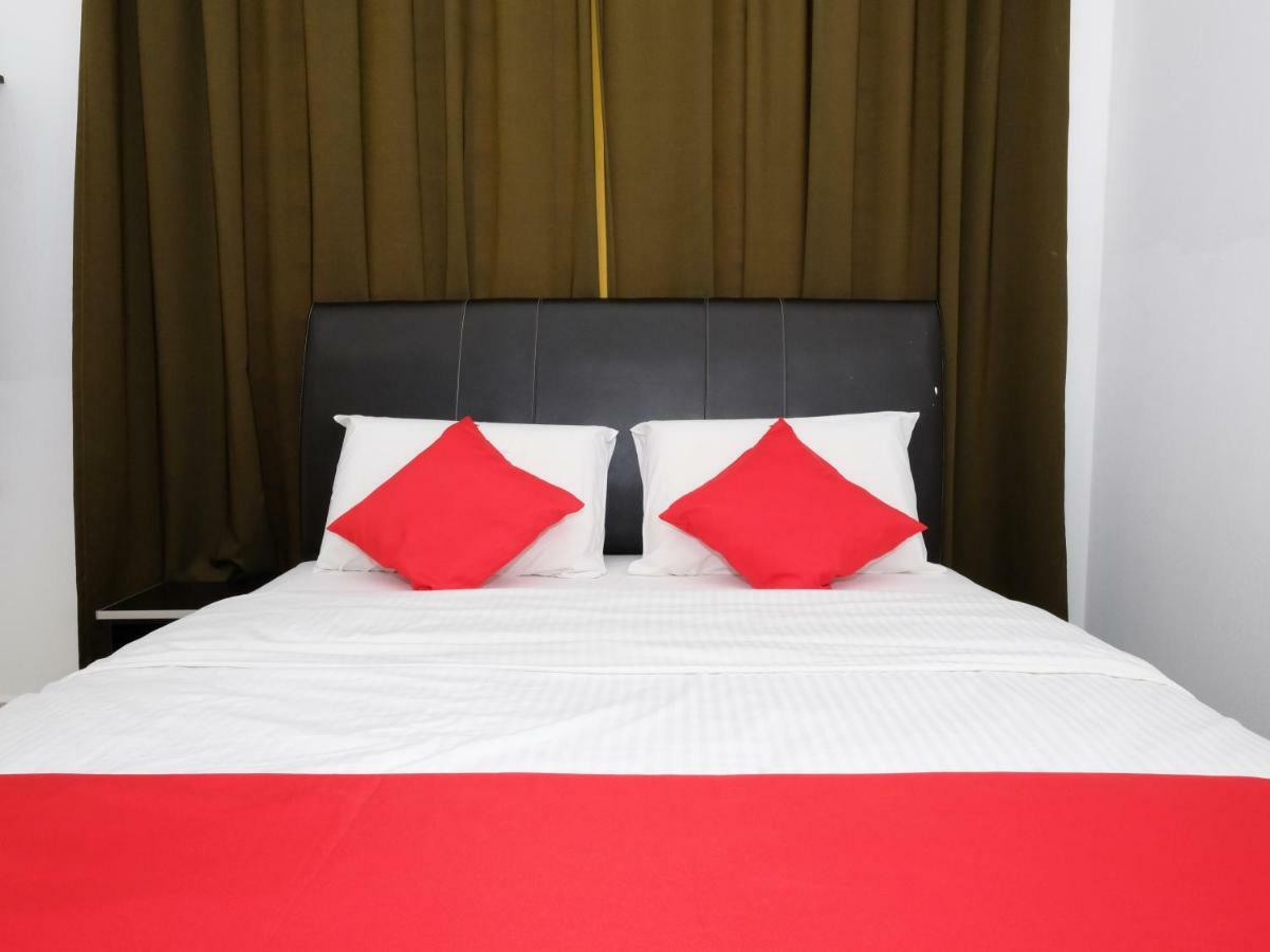 Oyo 905 Hotel De'Light Villa Кота-Бару Екстер'єр фото